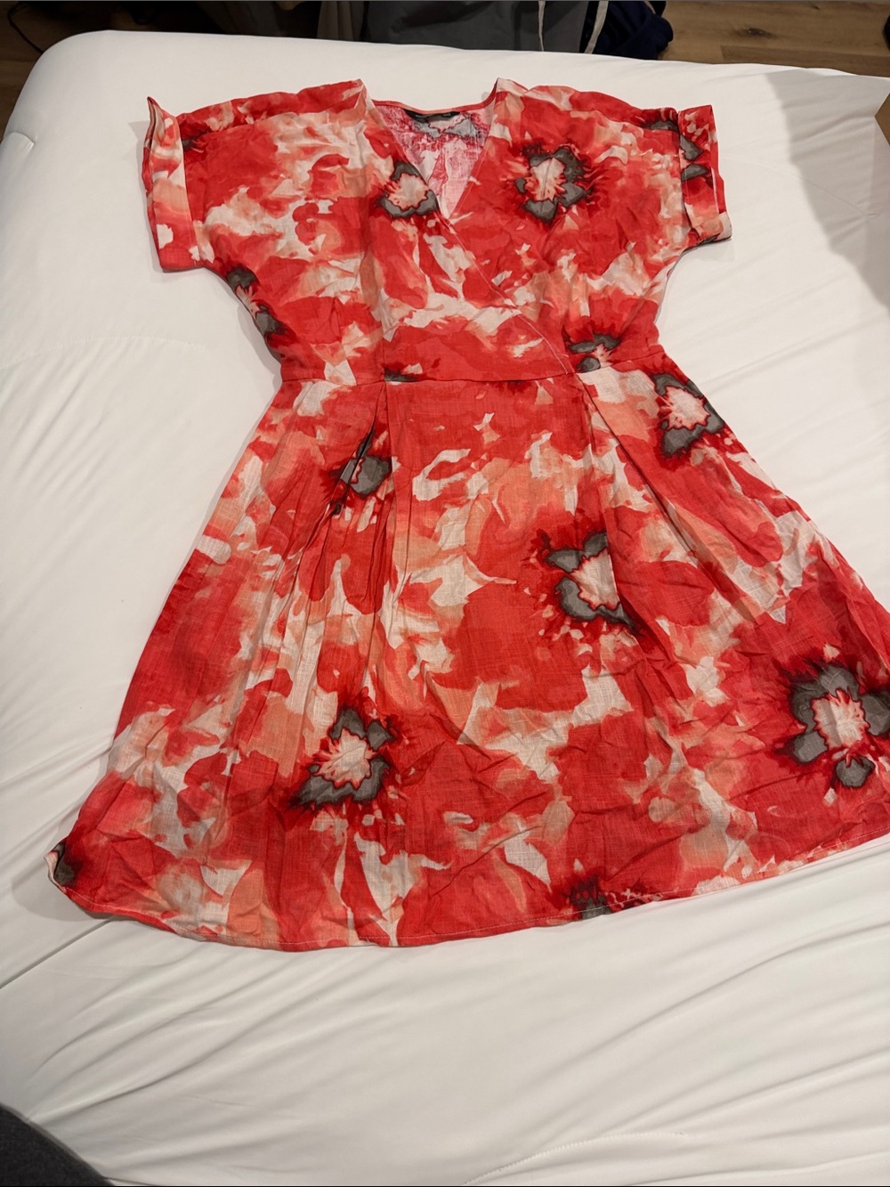 Simply Vera Vera Wang Red and White Floral Midi Dress
